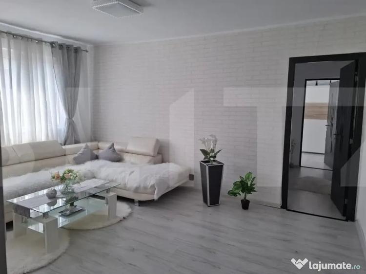 Apartament cu 3 camere semidecomandat în Spitalul Județean