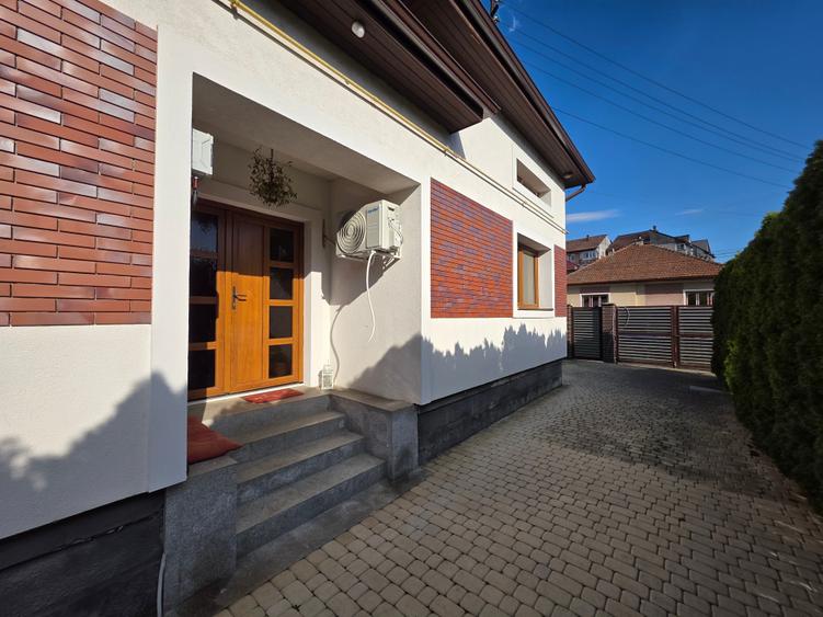 Casă cu 3 camere cu Canalizare în Mărăști