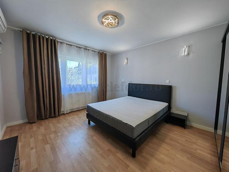 Casă individuală cu 5 camere cu Canalizare în Pipera