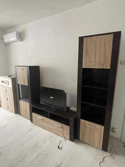 Apartament cu 2 camere decomandat în Craiovița Nouă