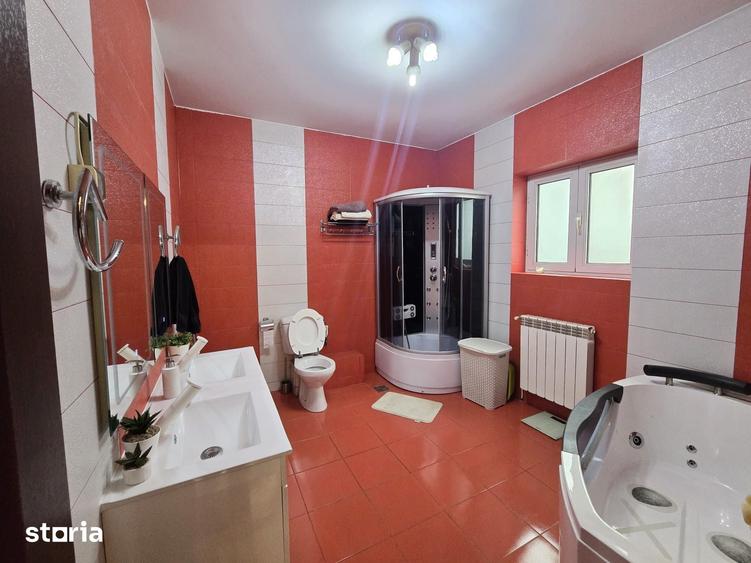Casă cu 8 camere cu Teren 483 Mp în Țiglina 3