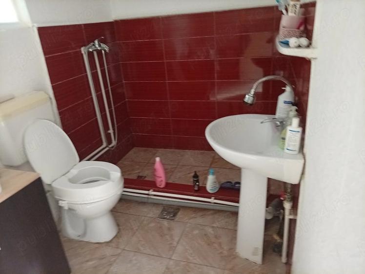 Casă cu 3 camere cu Teren 130 Mp în Colibași