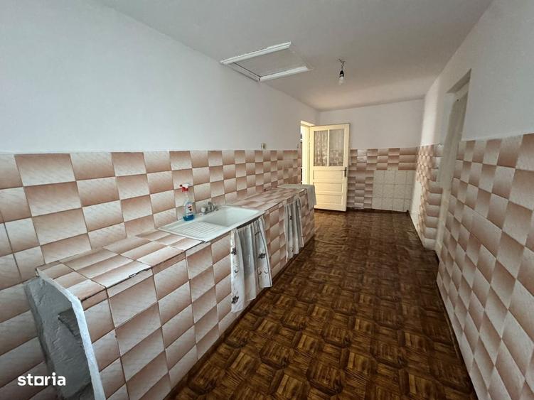 Casă cu 3 camere cu Teren 800 Mp în Central