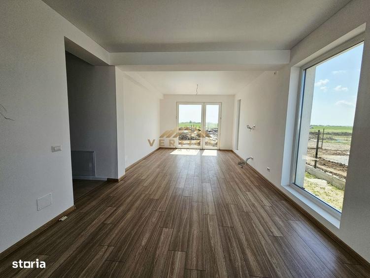 Casă cu 3 camere în Dobreni