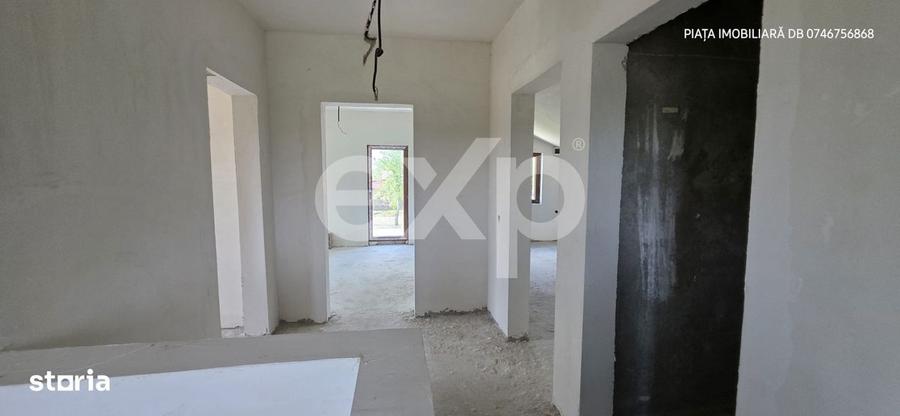 Casă cu 4 camere decomandat în Bălănești