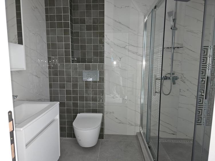 Apartament cu 3 camere decomandat în Energia