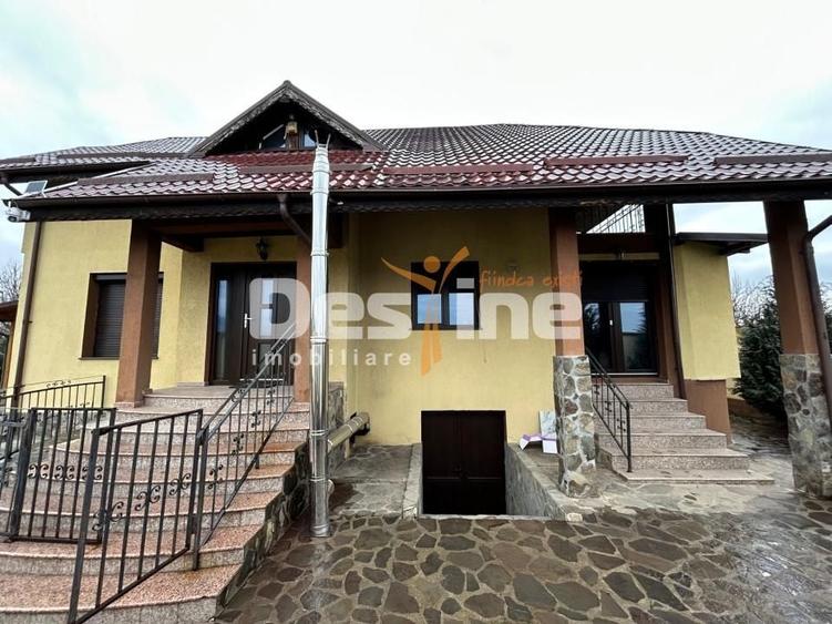 Casă individuală cu 6 camere cu Piscina în Ciritei