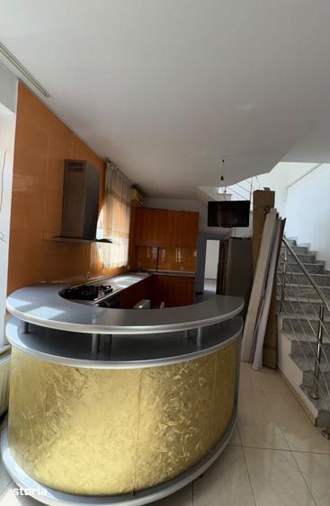 Apartament cu 4 camere în Calea București
