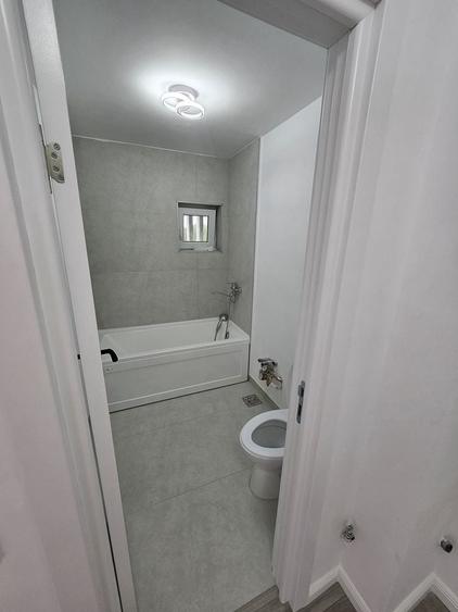 Apartament cu 3 camere semidecomandat în Cina
