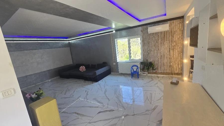 Casă cu 3 camere cu Teren 790 Mp în Poarta Albă
