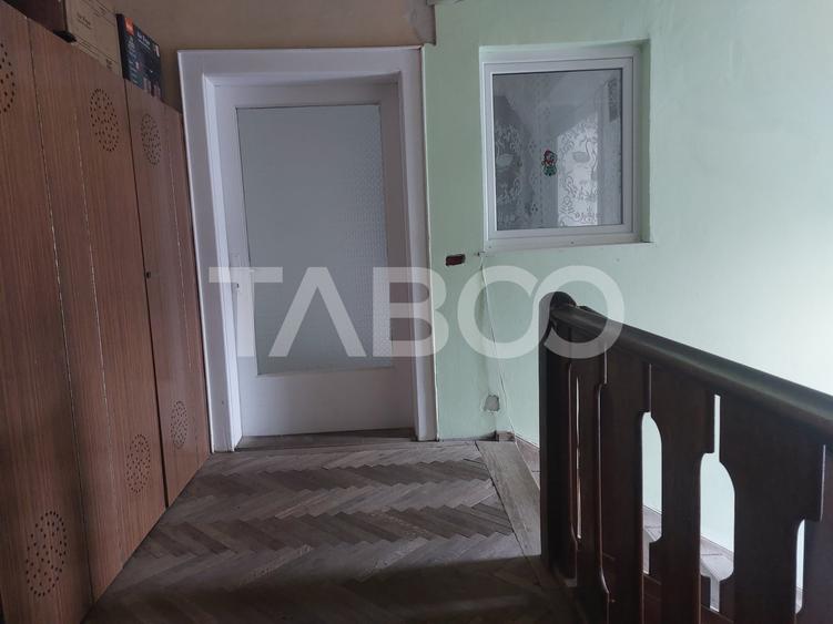 Apartament cu 3 camere semidecomandat, mobilat în Cisnădie