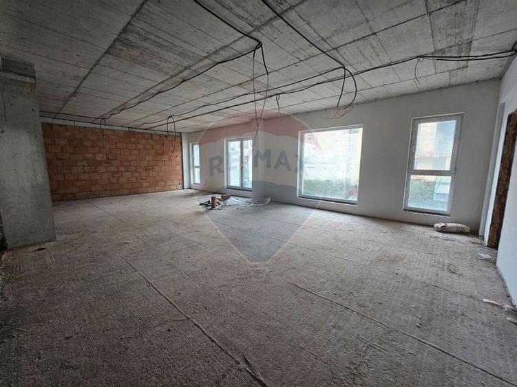 Birou, de 194.60000610352 mp, în Mărăști