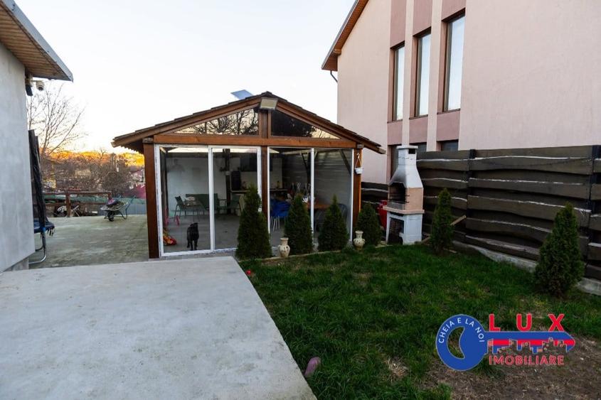 Casă cu 4 camere cu Teren 722 Mp în Babadag