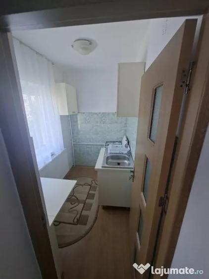 Garsonieră semidecomandată în Rovine