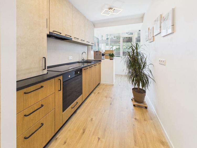 Apartament cu 2 camere semidecomandat, mobilat în Barbu Văcărescu