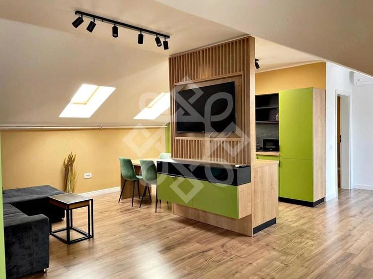 Apartament cu 3 camere semidecomandat în Central