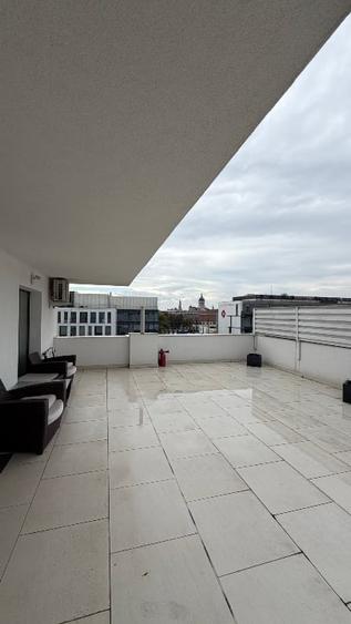 Apartament cu 3 camere decomandat, mobilat în Central
