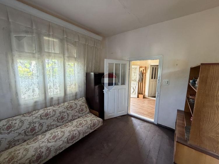 Casă individuală cu 3 camere cu Teren 900 Mp în Soveja