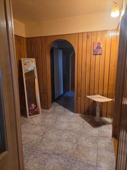 Inchiriez apartament cu 3 camere - 8