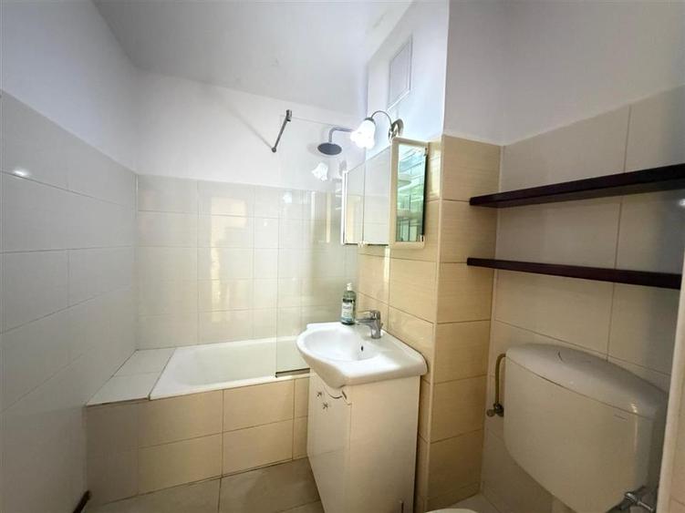Apartament cu 2 camere decomandat, mobilat în Ștrand