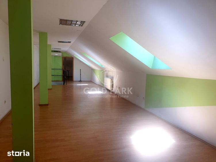 Spațiu comercial, de 300 mp, în Central
