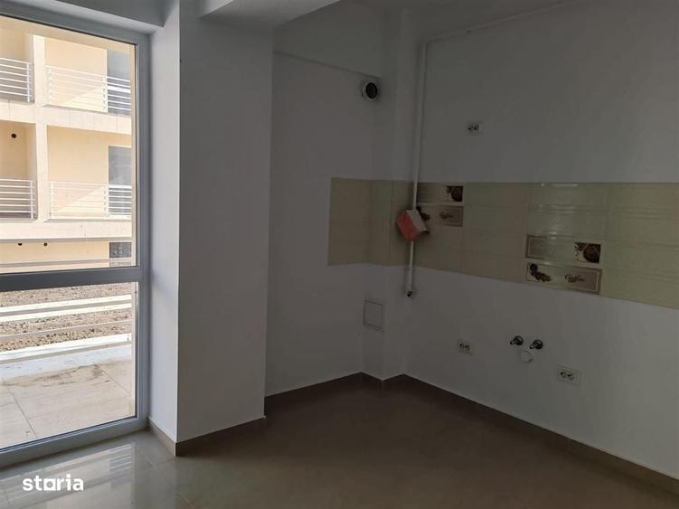 Apartament cu 3 camere semidecomandat în Uricani