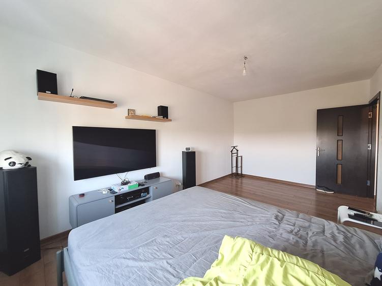 Apartament cu 2 camere decomandat, mobilat în Freidorf