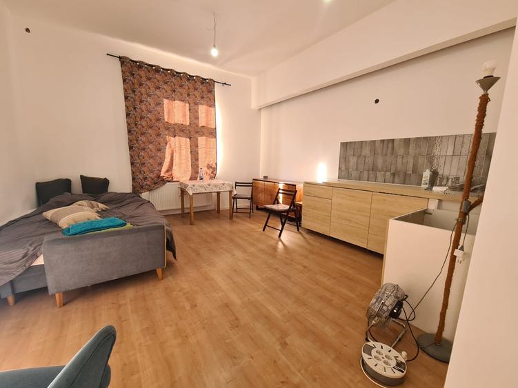 Apartament cu 3 camere decomandat, mobilat în Gară