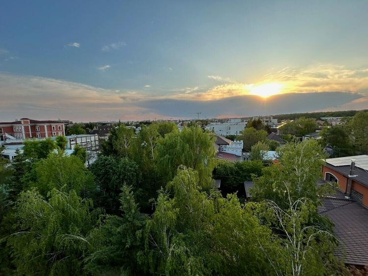Apartament cu 4 camere decomandat, mobilat în Iancu Nicolae