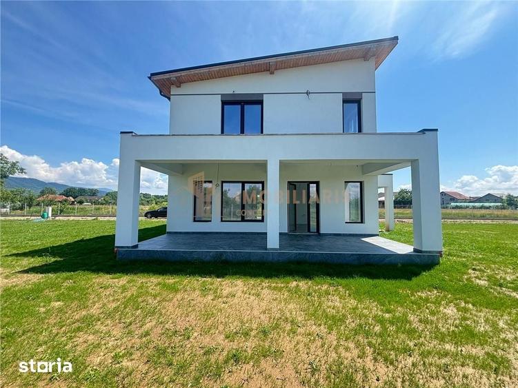 Casă cu 3 camere cu Teren 700 Mp în Săcălășeni