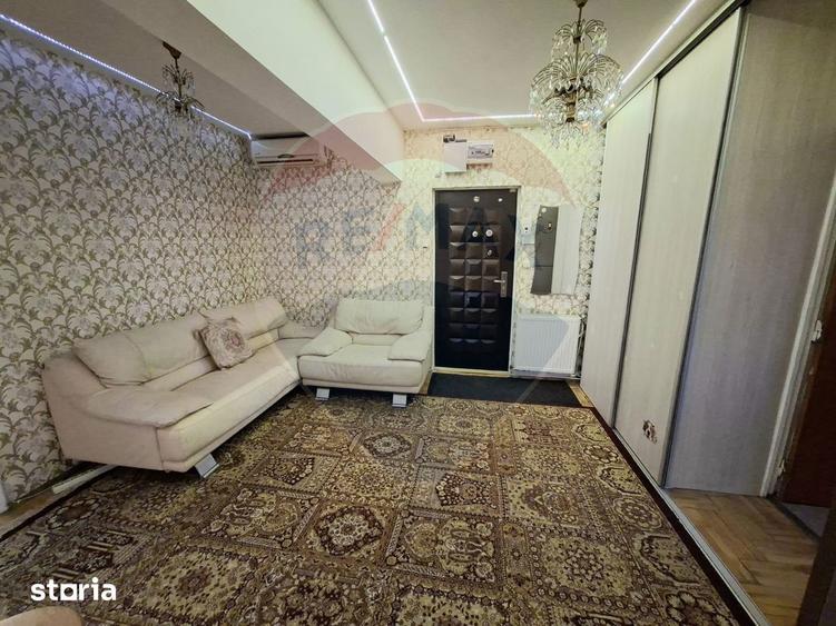 Apartament cu 3 camere decomandat, mobilat în Central