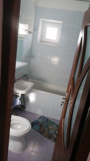 Apartament cu 3 camere semidecomandat în Universității