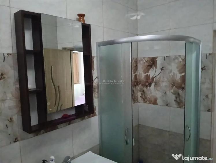 Apartament cu 2 camere decomandat în Lazu