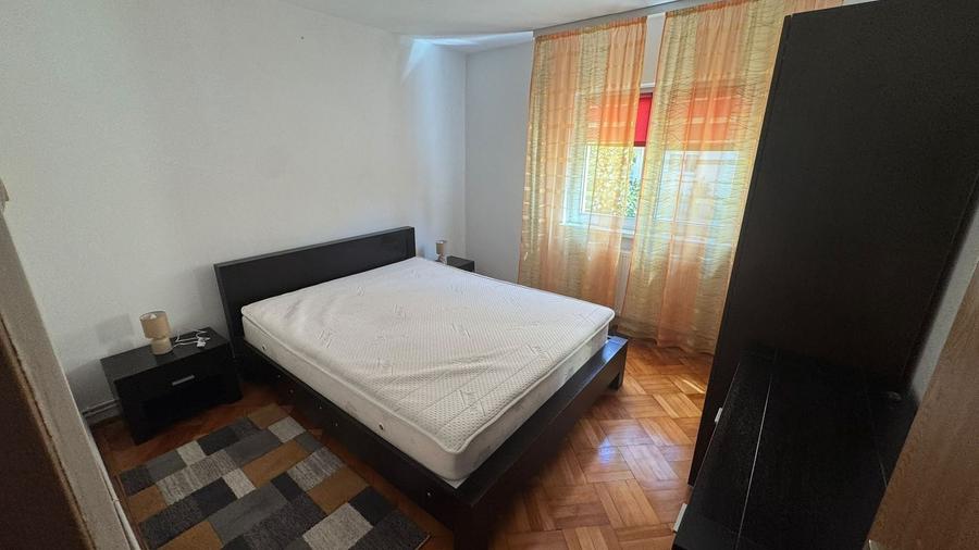 Apartament cu 3 camere decomandat, mobilat în Ștrand