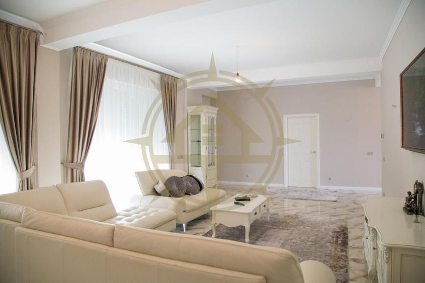 Casă cu 7 camere cu Piscina în Corbeanca