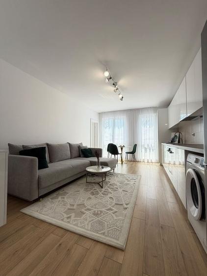 Apartament cu 2 camere semidecomandat, mobilat în Florești