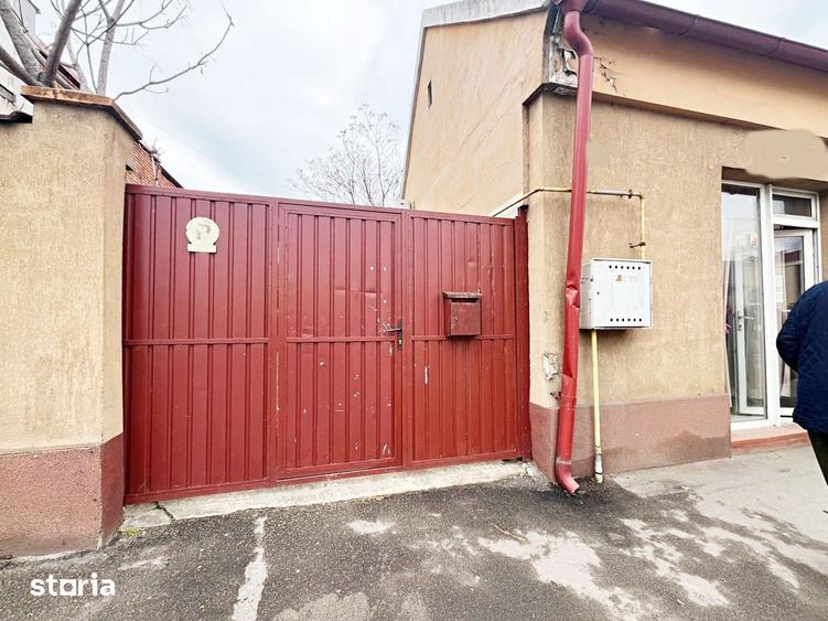 Casă cu 5 camere decomandat cu Teren 440 Mp în Ultracentral