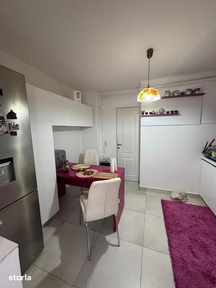 Apartament cu 3 camere în Traian