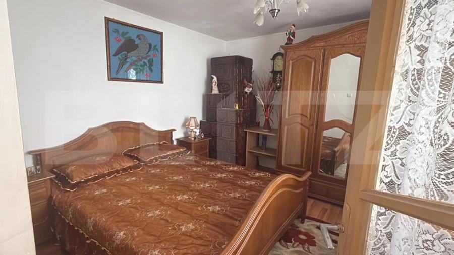 Casă individuală cu 5 camere cu Teren 1223 Mp în Vest