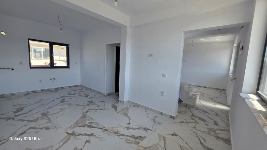 Casă individuală cu 3 camere cu Canalizare în Vișani