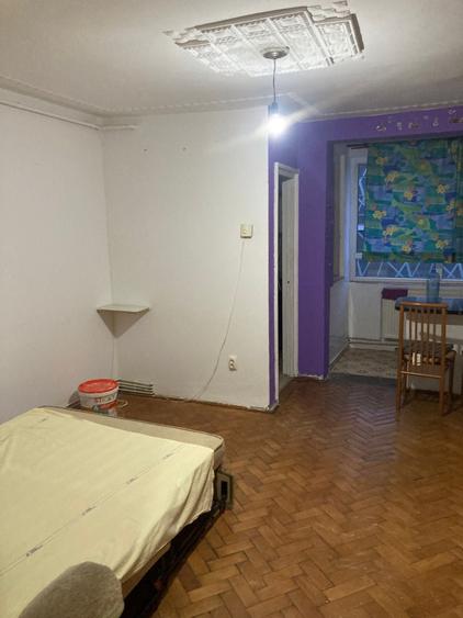 Garsonieră decomandată în Central