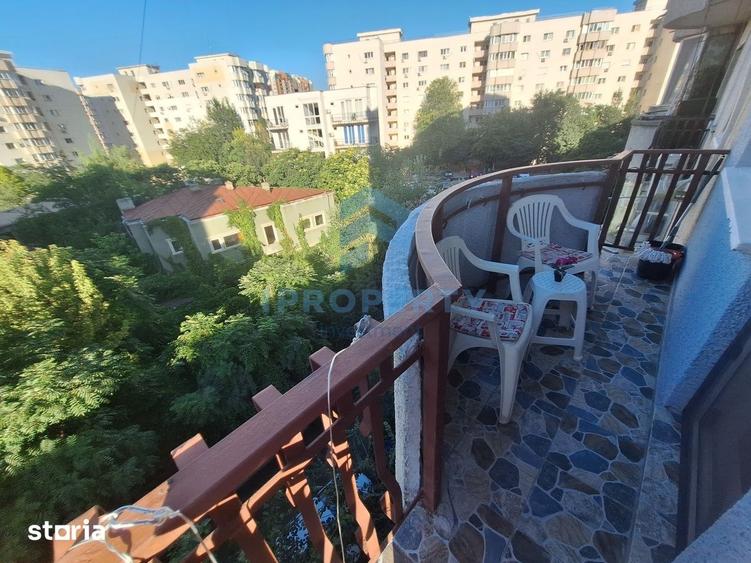Garsonieră decomandată, mobilată în Vitan
