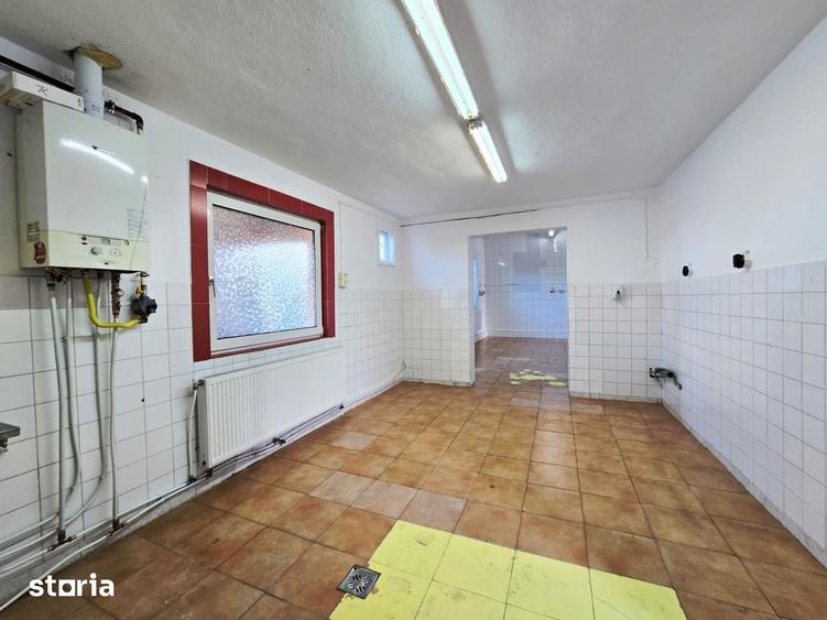 Spațiu comercial, de 120 mp, în Bujac