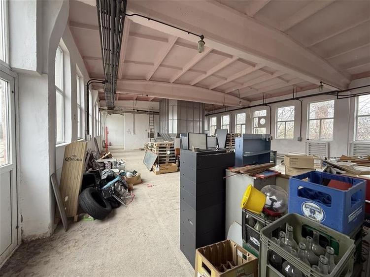 Spațiu industrial, de 900 mp, în Șerbănești