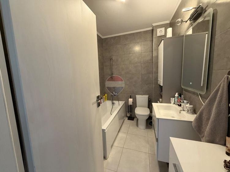 Apartament cu 2 camere decomandat, mobilat în Decebal