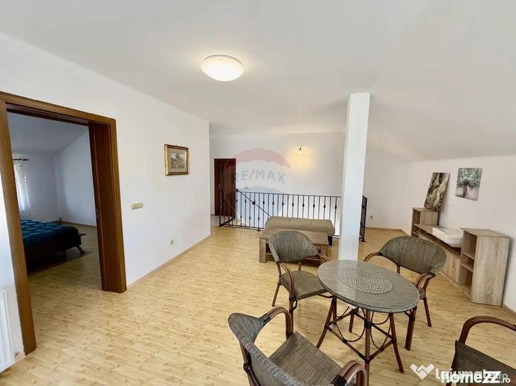Casă cu 5 camere cu Teren 3400 Mp în Răchitosu