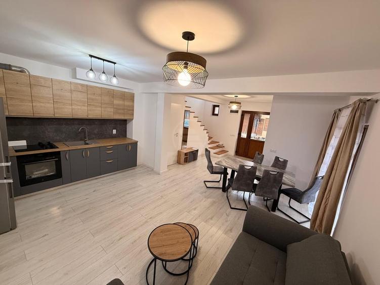 Casă cu 4 camere cu Teren 250 Mp în Central