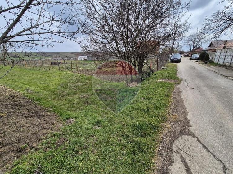Teren Construcții intravilan de 861 mp, în Pielești