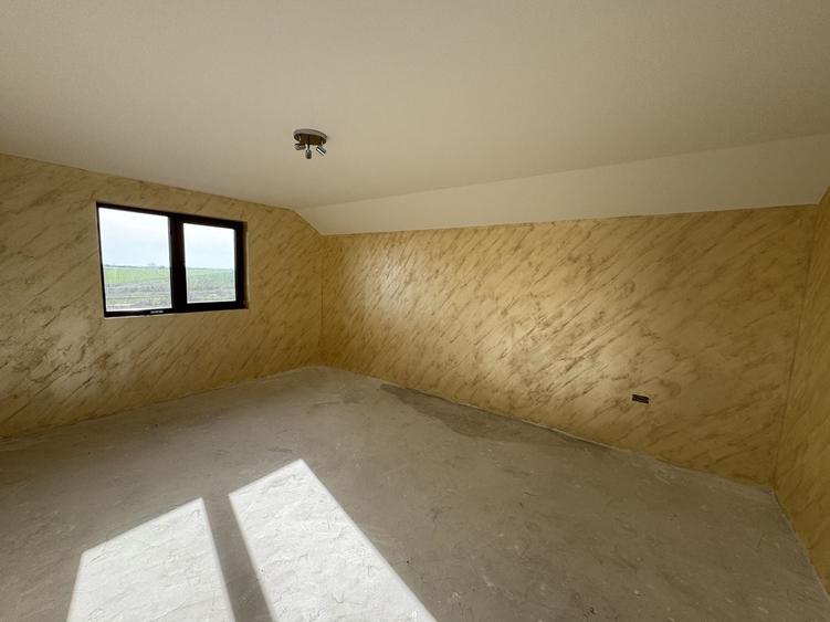 Casă individuală cu 5 camere cu Canalizare în Becicherecu Mic