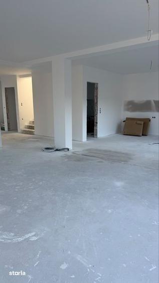 Casă cu 4 camere cu Teren 120 Mp în Central